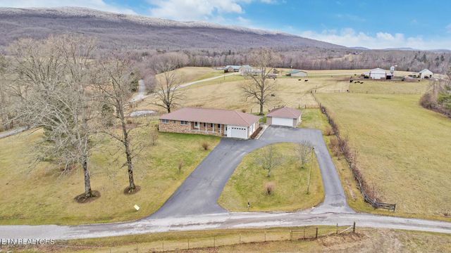 63 Buck Patton Rd, Crossville, TN 38555