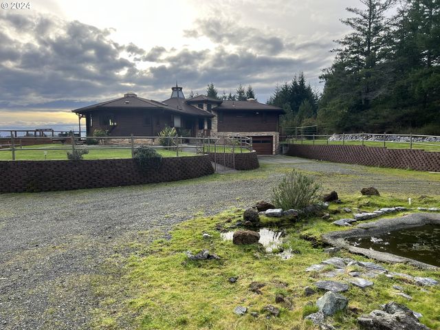 95855 Quail Mountain Rd, Gold Beach, OR 97444