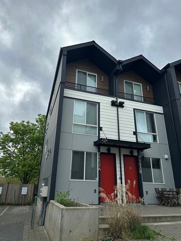 7152A Beacon Ave  S, Seattle, WA 98108