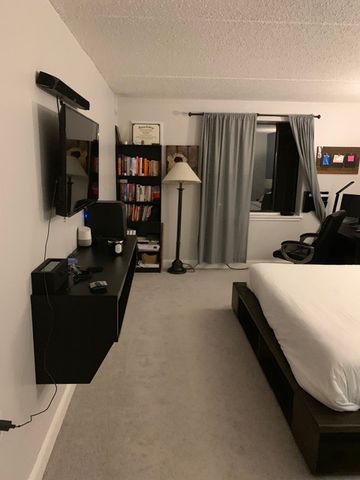 30 Daniels St #403, Malden, MA 02148