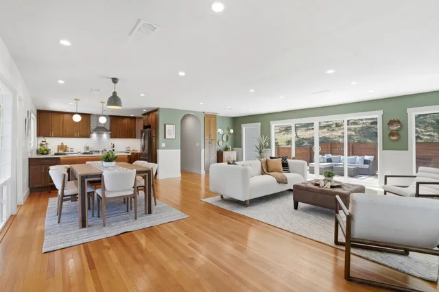 1002 Hacienda Dr, Walnut Creek, CA 94598