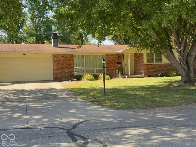 2820 Jordan Dr, Columbus, IN 47203