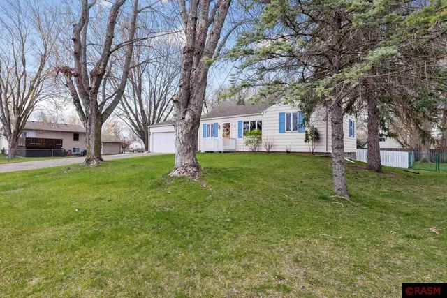 401 2nd St SW, Morristown, MN 55052