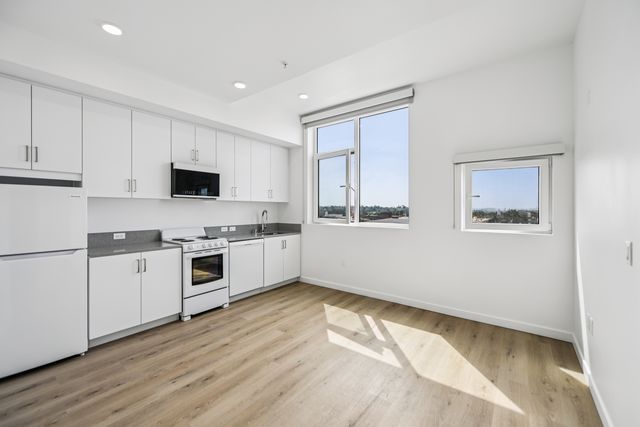 711 Colorado Ave #35ca585ef, Santa Monica, CA 90401