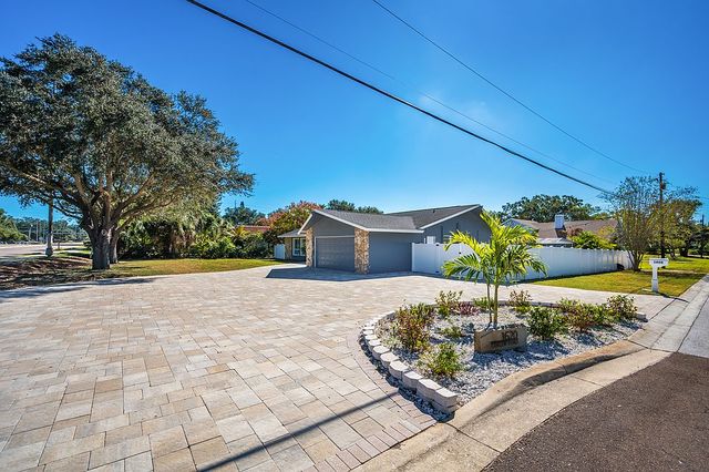 1620 Curlew Rd, Dunedin, FL 34698