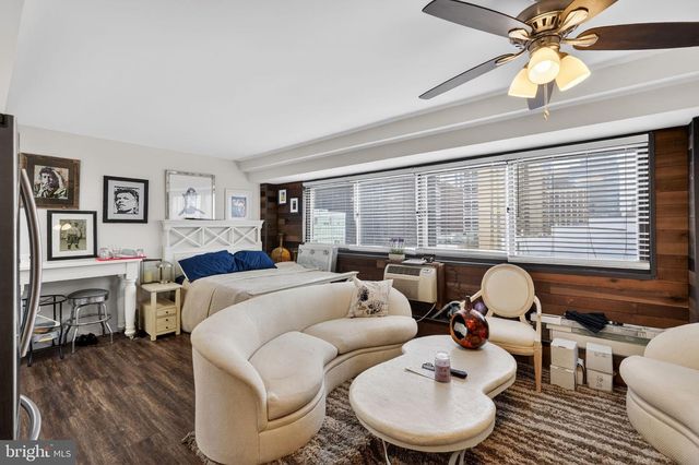 2101 Chestnut St #1805, Philadelphia, PA 19103