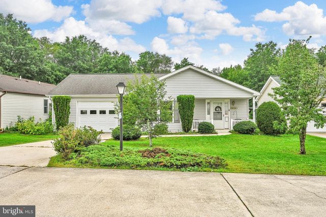 652 Canal Dr, Pine Grove, PA 17963
