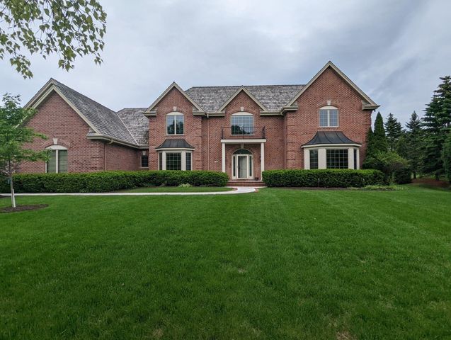 11400 N  Justin Dr, Mequon, WI 53092