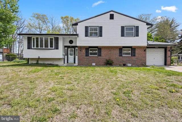 14 Briarcliff Rd, Atco, NJ 08004