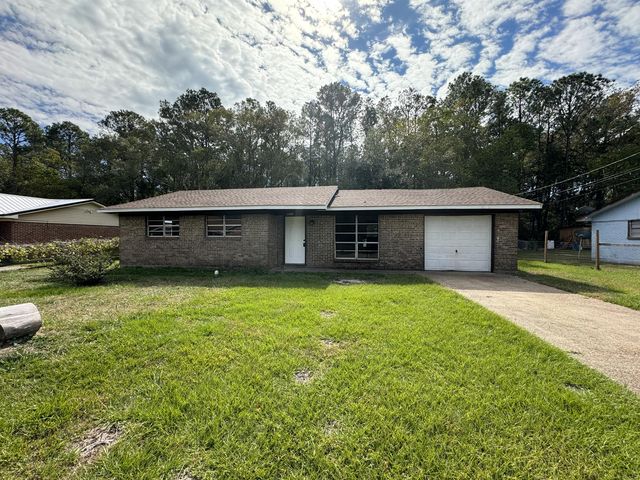 4130 Wisteria Dr, Moss Point, MS 39562
