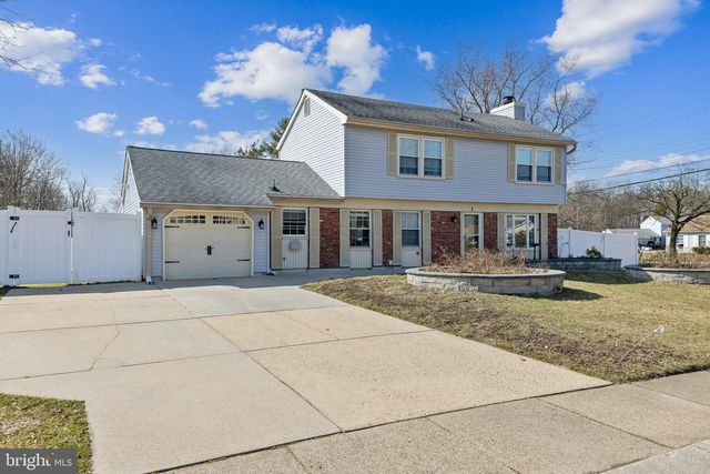 2 Leo Ln, Sewell, NJ 08080