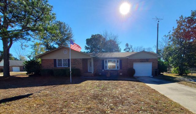 4801 Fellows Ct, Hope Mills, NC 28348