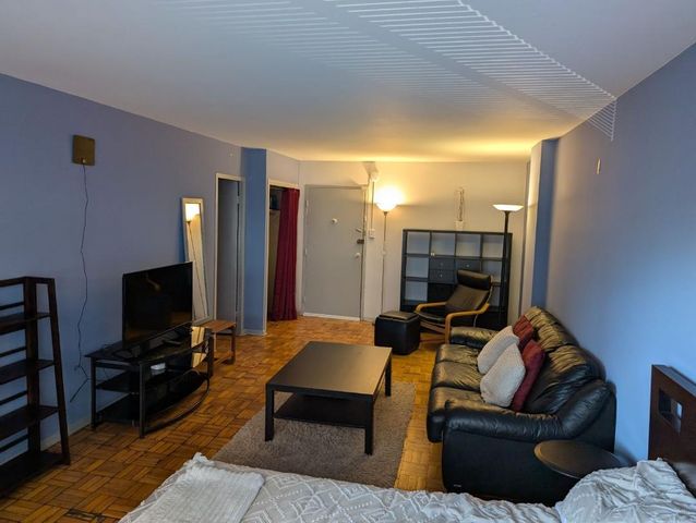 940 25th St NW #208, Washington, DC 20037