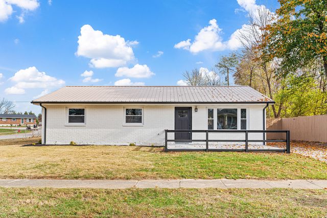 325 Dunroven Rd, Versailles, KY 40383