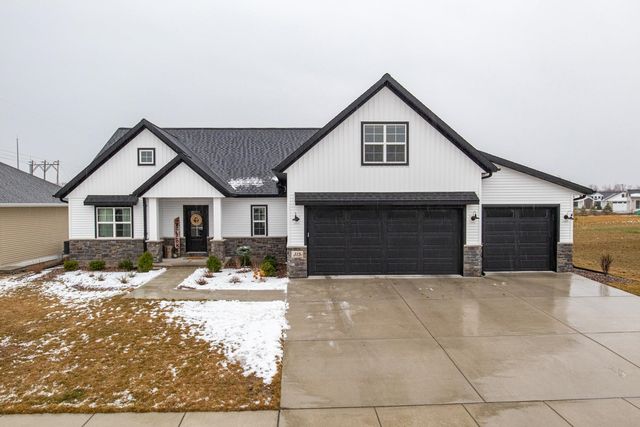 315 Rivers Edge Dr, Kimberly, WI 54136