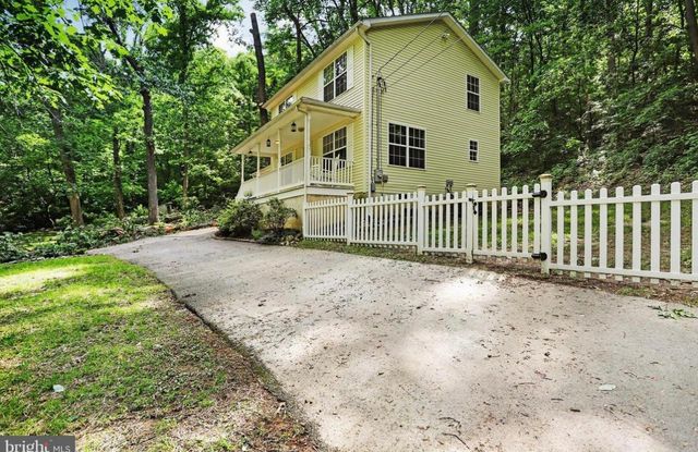 107 Old Mill Rd, Harpers Ferry, WV 25425