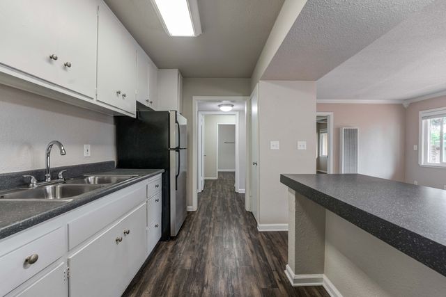 3642 Village Cir #20C, Carlsbad, CA 92008