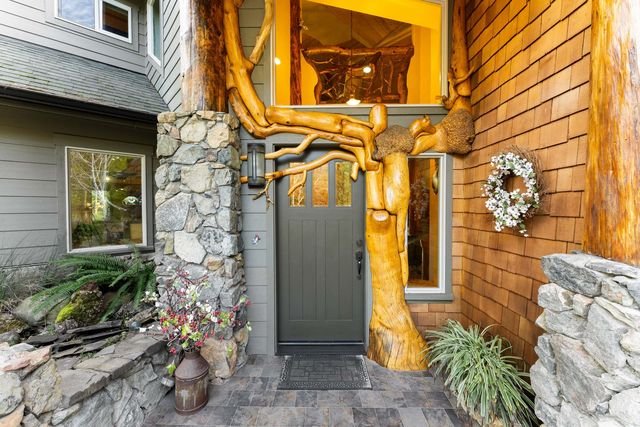 211 Shorthorn Gulch Rd, Grants Pass, OR 97526