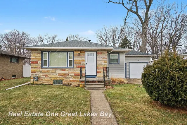 300 W  Smith St, Bay City, MI 48706