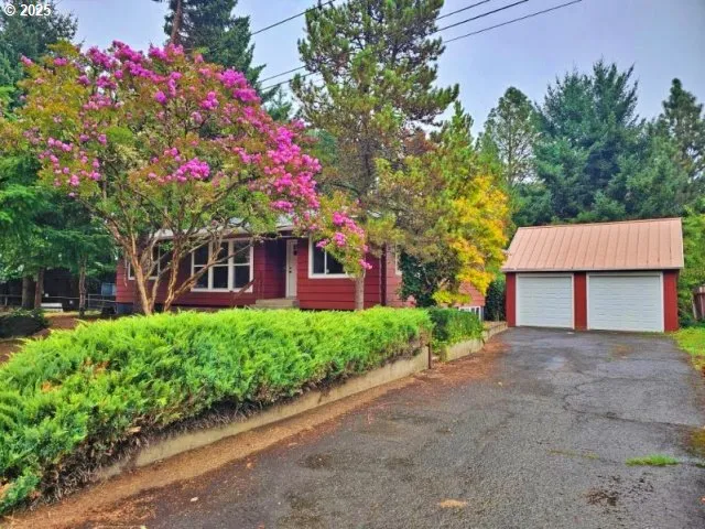 1463 Kendall St, Roseburg, OR 97471