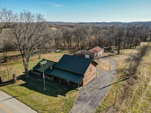 13498 West Farm Road 44, Ash Grove, MO 65604