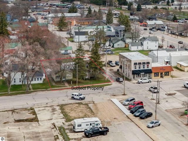 110 W  4th St, Kalkaska, MI 49646
