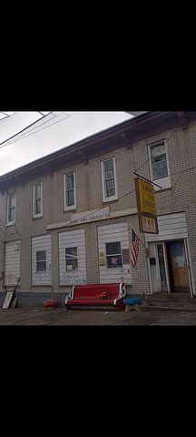62 N  Main St, Mahanoy City, PA 17948