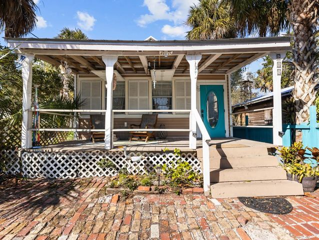 681 6th St, Cedar Key, FL 32625