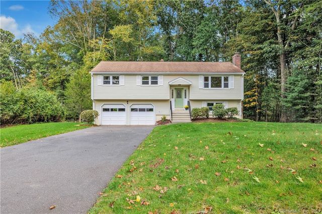 590 Booth Hill Rd, Trumbull, CT 06611