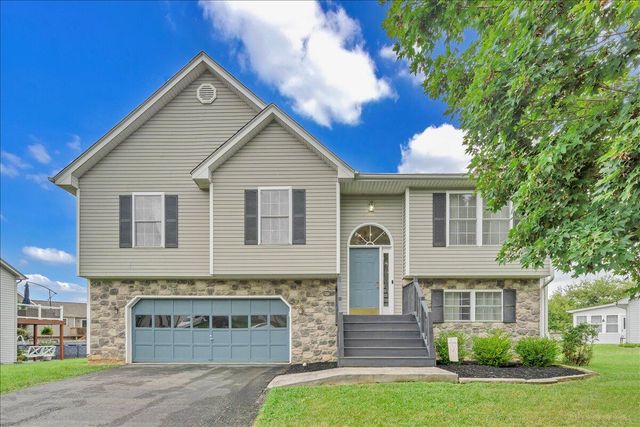 2414 Carlsbad Cir, Roanoke, VA 24012