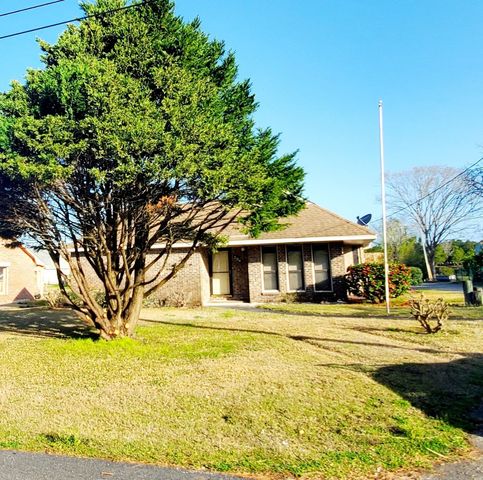 704 Gayle St, North Myrtle Beach, SC 29582