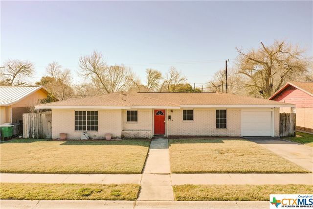 3105 Flamingo Dr, Victoria, TX 77901