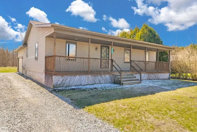 3549 Krafft Rd, Fort Gratiot, MI 48059