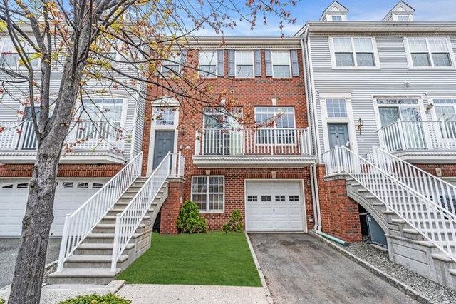 8 Tottenham Ct, Jersey City, NJ 07305