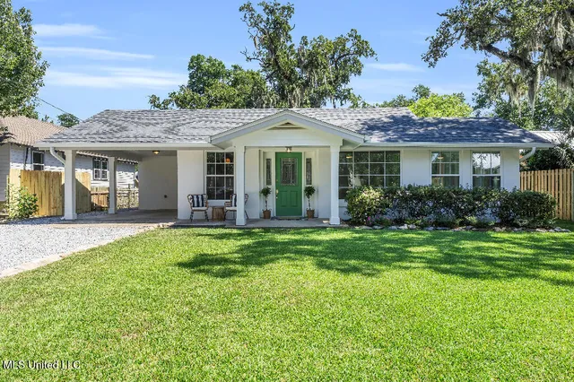 503 N  2nd St, Bay Saint Louis, MS 39520