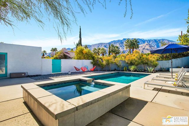 794 E  El Conquistador, Palm Springs, CA 92262