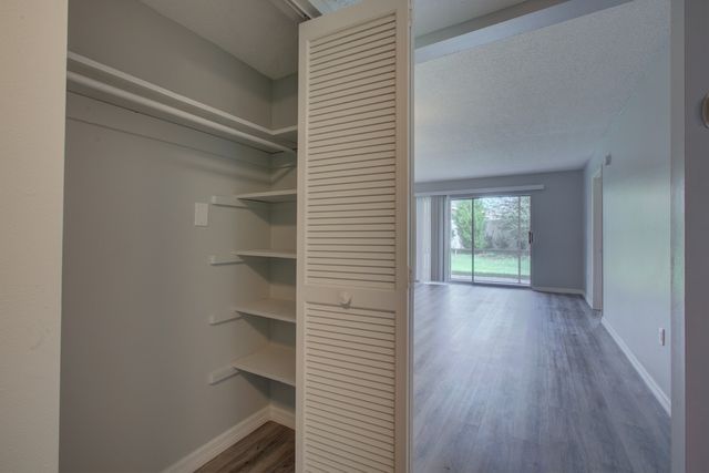 3701 Webber St #208, Sarasota, FL 34232