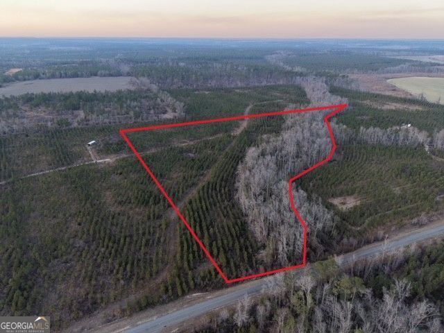 4 Powell School Rd, Lumber City, GA 31549