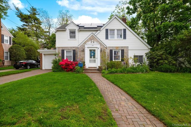 171 Park Boulevard, Malverne, NY 11565