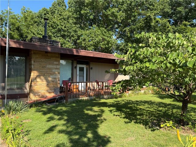 325 Wayne Dr, Lakeview, AR 72642