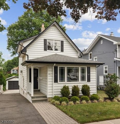 271 Travers Pl, Lyndhurst, NJ 07071