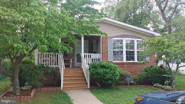 4744 Flanders Ln #3, Harwood, MD 20776