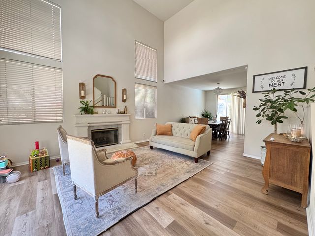 1551 Sapphire Ln, Vista, CA 92081