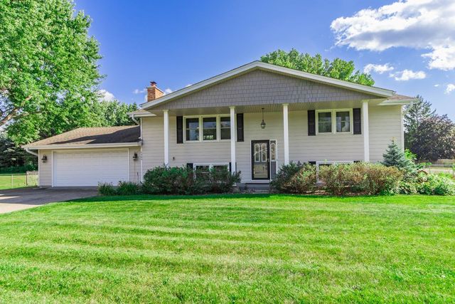 5489 W  134th St, Savage, MN 55378