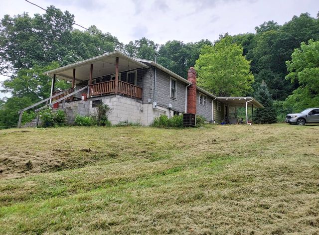 436 Lower Georges Fork Holw, Clintwood, VA 24228