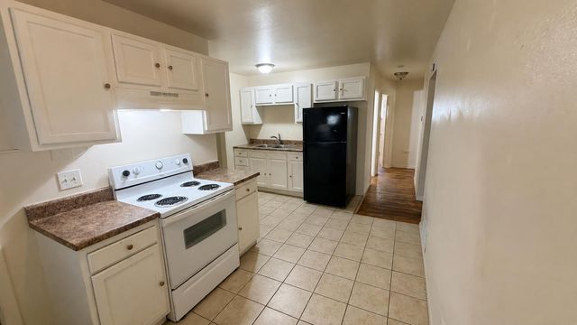 5614 Sanborn Dr, Saint Louis, MO 63121