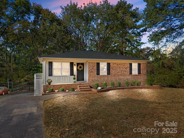 1022 Lakeview St, Kannapolis, NC 28083