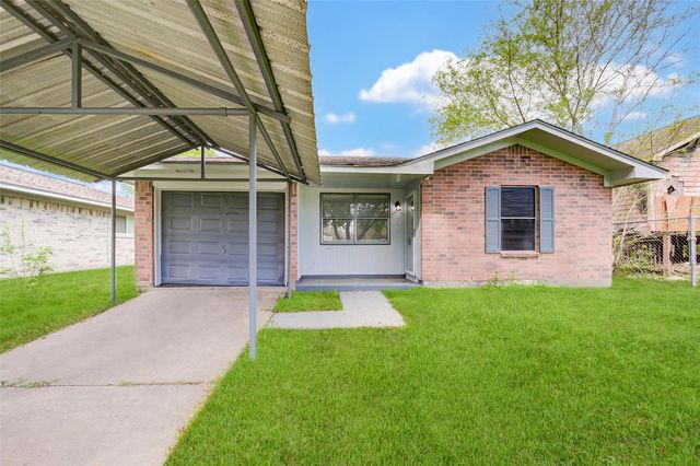 6022 Meadowbrook Ave, Hitchcock, TX 77563