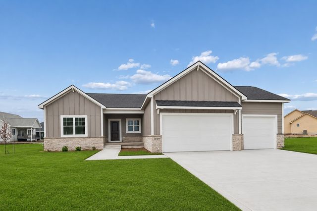 1809 NE Pine Lake Cir, Ankeny, IA 50021