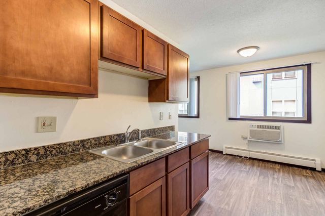 1276 Wilson Ave #219, Saint Paul, MN 55106